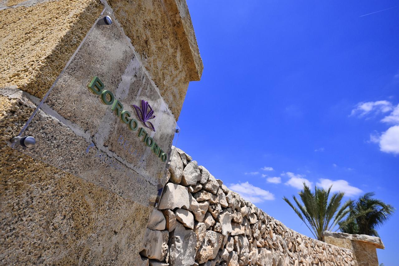 Bed and Breakfast Borgo Fiorito Relais Parabita Exterior foto